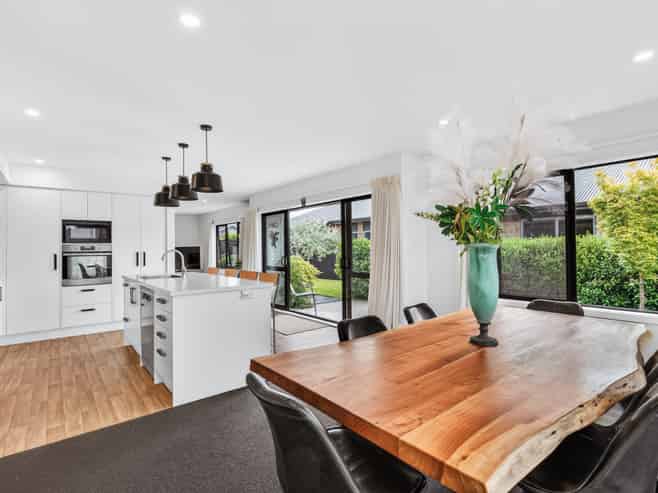 15 Huka Heights Drive, Rangatira Park