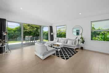 6 Law Street, Wainui