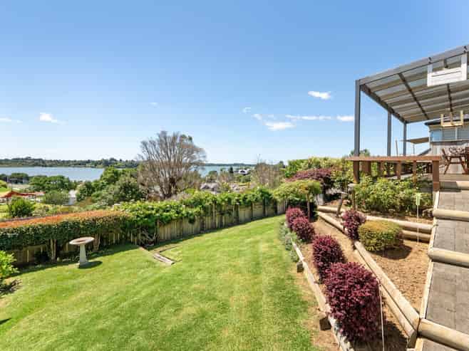 14 Lorrigan Way, Welcome Bay