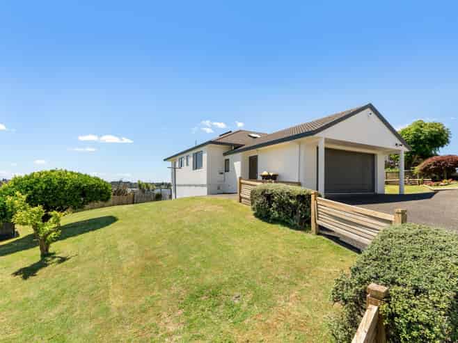 14 Lorrigan Way, Welcome Bay