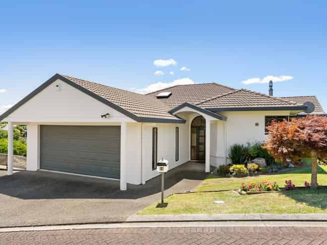 14 Lorrigan Way, Welcome Bay