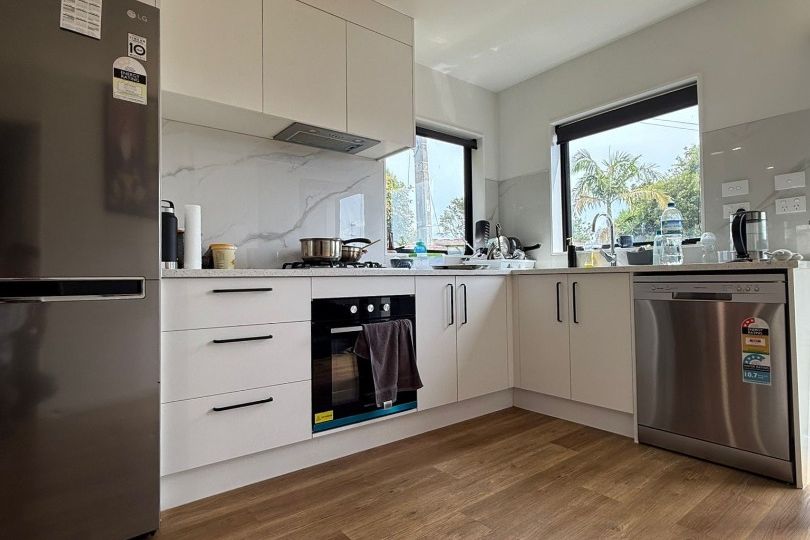 Spacious 3 Bedroom Townhouse Located in Hillpark, Manurewa - Widok 3