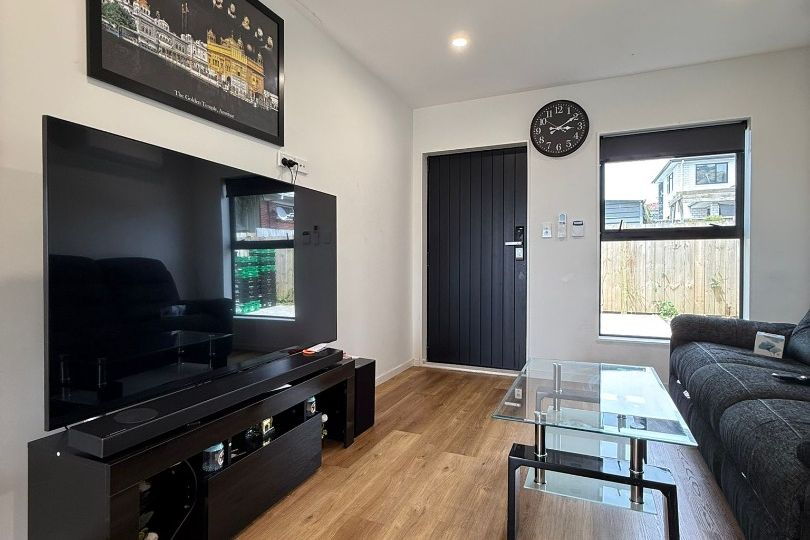 Spacious 3 Bedroom Townhouse Located in Hillpark, Manurewa - Widok 2