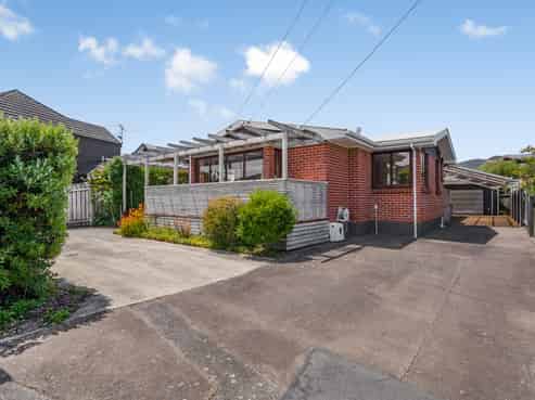 1A Colin Grove, Central Hutt