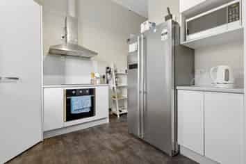 35 West Street, West End