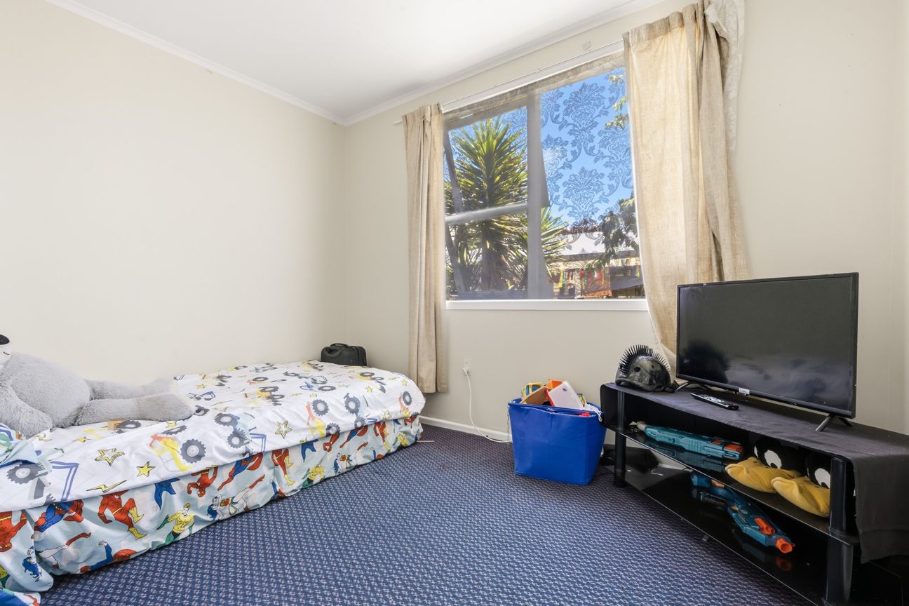 Three-bedroom home with reliable tenants - Mehr