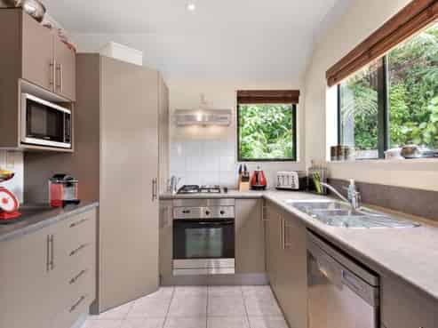 30 Futuna Close, Karori