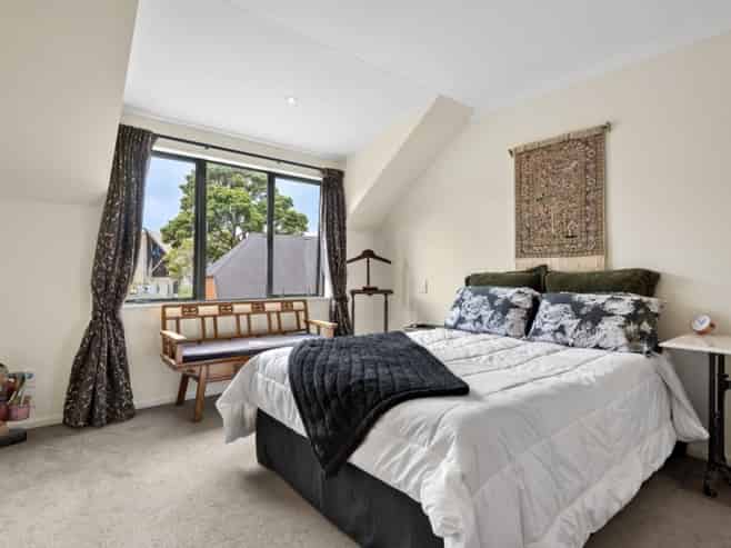 30 Futuna Close, Karori