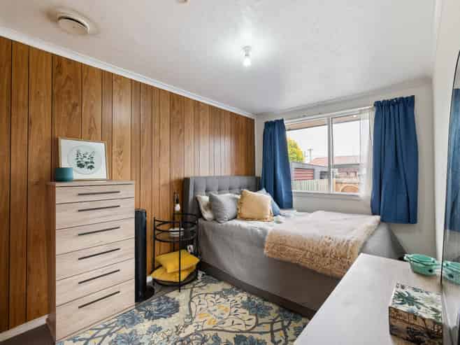 2/374B Pages Road, Aranui