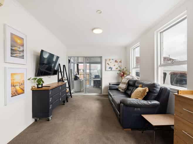 2/374B Pages Road, Aranui