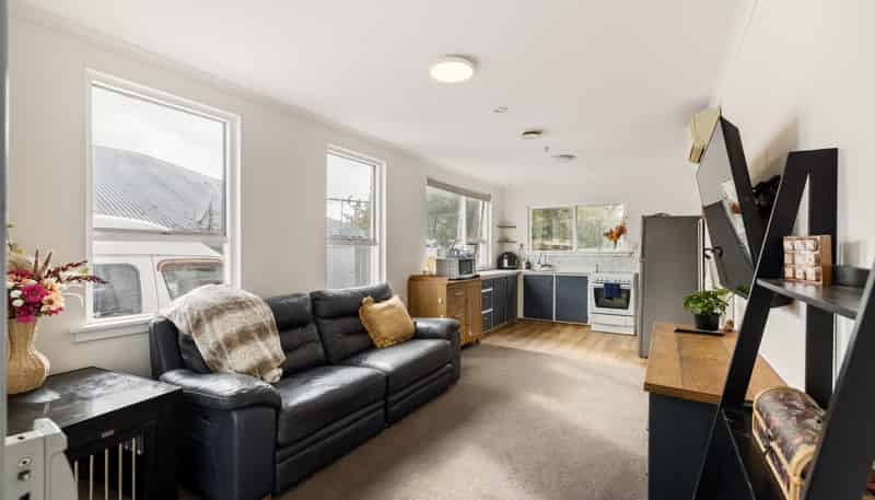 2/374B Pages Road, Aranui