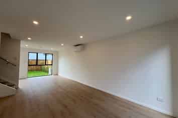 4/15 Oakland Avenue , Papatoetoe