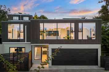 65 Vandeleur Avenue, Birkdale