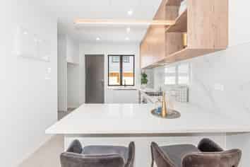 5/15  Normandy Road, Henderson