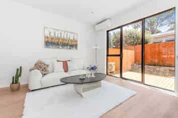 5/15  Normandy Road, Henderson