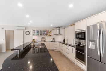 18 Vasari Grange, Rolleston