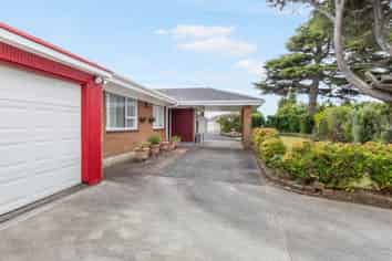 12 Gibbons Road, Weymouth