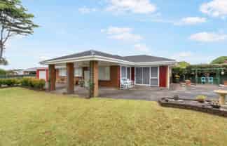 12 Gibbons Road, Weymouth