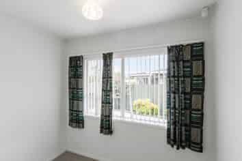 12 Gibbons Road, Weymouth