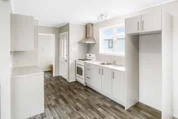 39 Tyrone Street, Otara