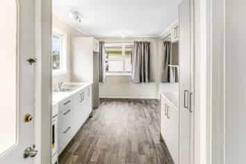 39 Tyrone Street, Otara