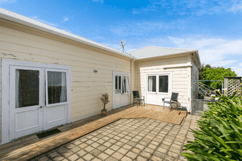 30 Luxford Street, Berhampore