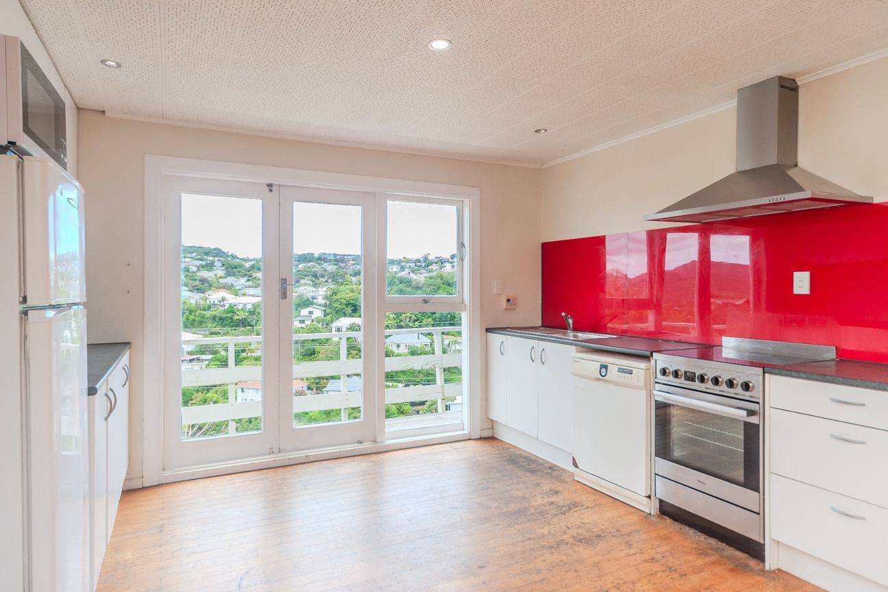 Spacious Four-Bedroom Home – Prime Karori Location - Widok 2