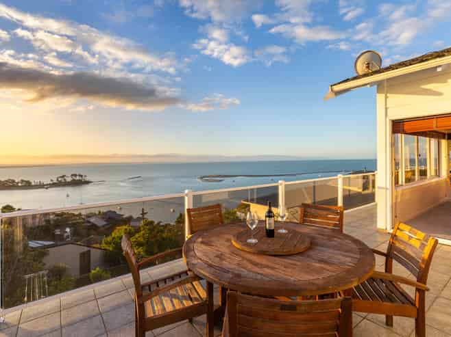 21 Victoria Heights, Stepneyville