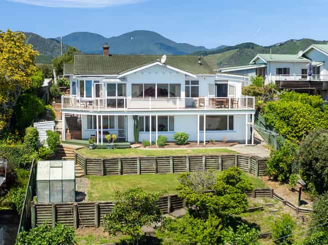 21 Victoria Heights, Stepneyville