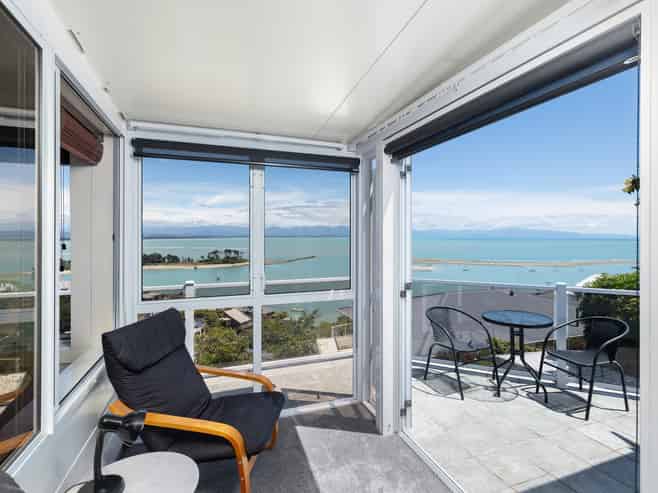 21 Victoria Heights, Stepneyville