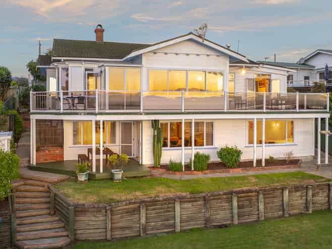 21 Victoria Heights, Stepneyville