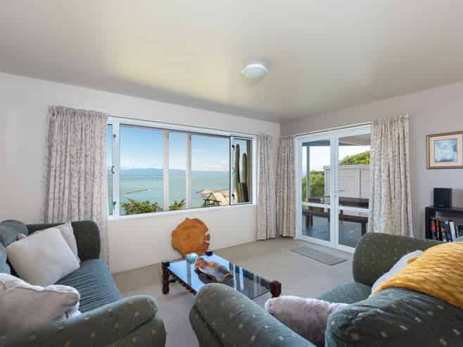 21 Victoria Heights, Stepneyville