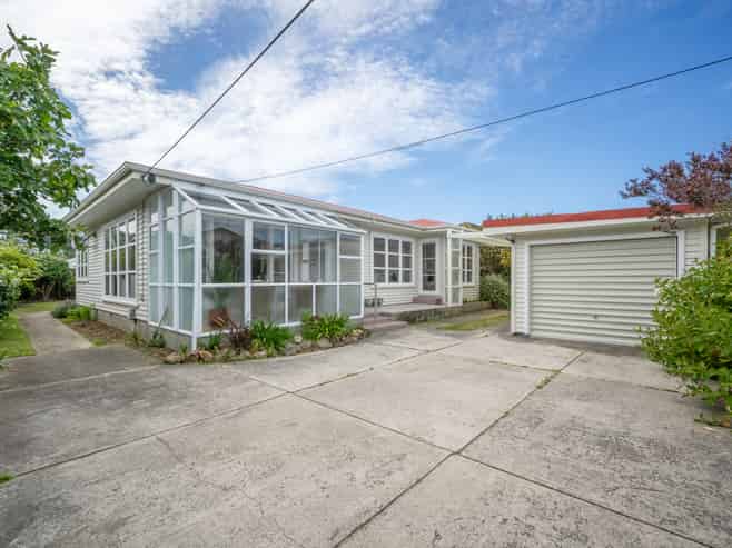 44 Ellesmere Avenue, Miramar