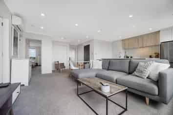 4/1 Aperira Lane, Wiri