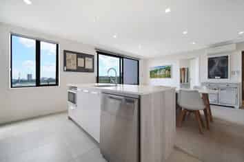 4/1 Aperira Lane, Wiri