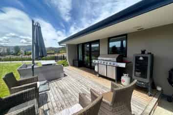 24 Cooper Cr, Wanaka