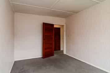 32 Harris Street, Naenae