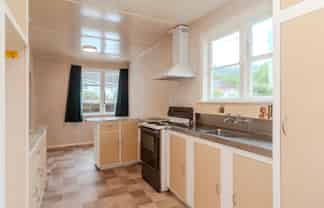 32 Harris Street, Naenae