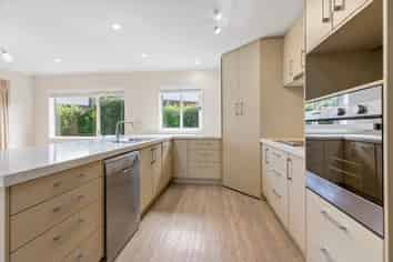 7 Delta Close, Pyes Pa