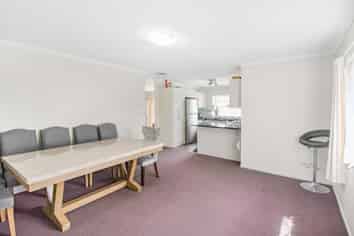 8 Watersfield Place, Flat Bush