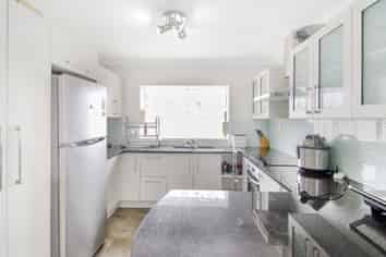 8 Watersfield Place, Flat Bush