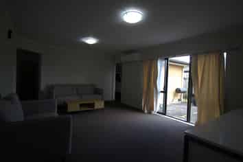 8 Watersfield Place, Flat Bush