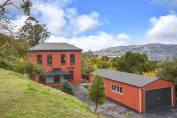 16 Ascog Road, Ravensbourne