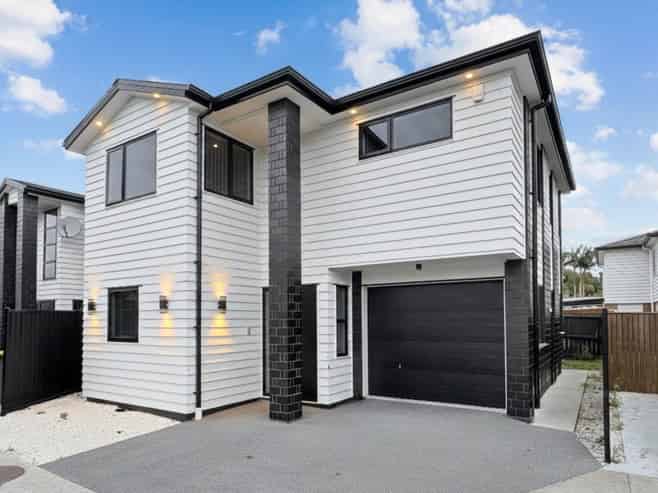 18b Calvert Avenue, Mangere East