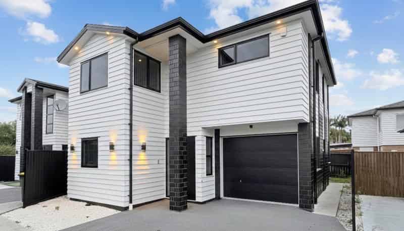 18b Calvert Avenue, Mangere East