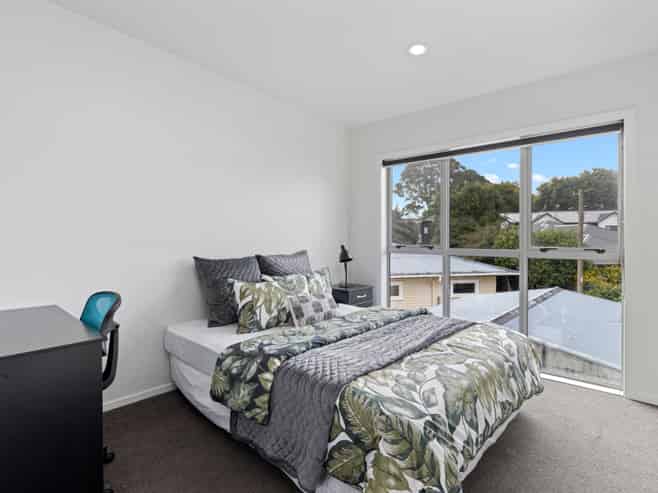 16/100 Knighton Road, Hillcrest