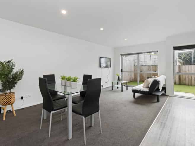 16/100 Knighton Road, Hillcrest