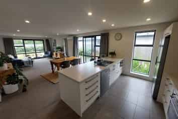 33 Robert Duncan Road, Belfast