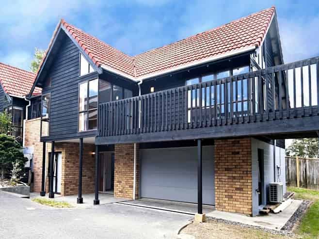 2 Crown Hill Close, Forrest Hill