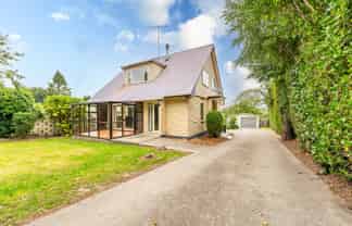 86 Grants Road, Marchwiel